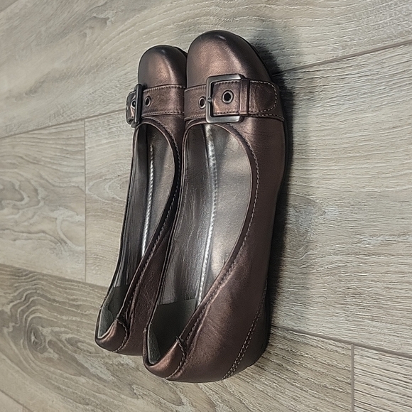 Ecco Brown Metallic Ballet Flats with Buckle Detail Size 37 (6/6 1/2) - Picture 2 of 6